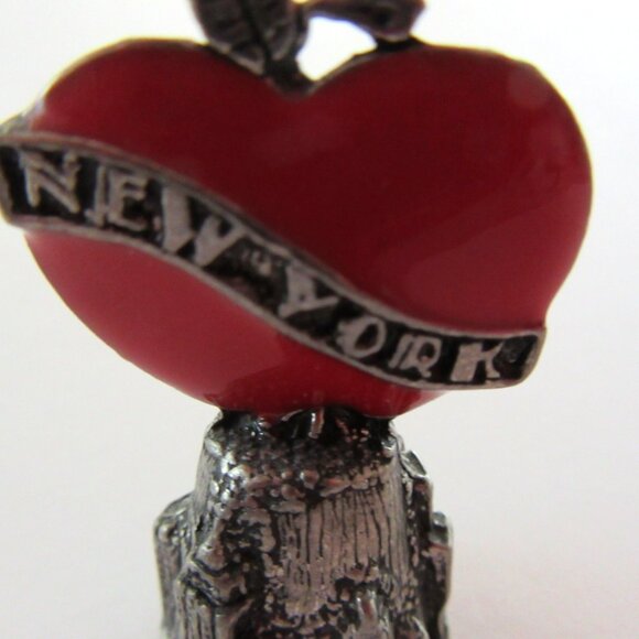 New York souvenir collectible thimble - big apple - skyscrapers - c 1970s-80s - Picture 3 of 9
